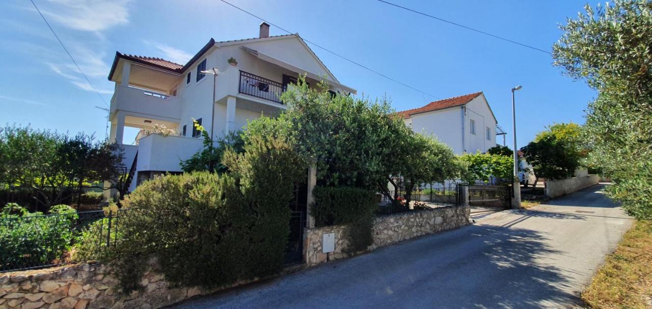 Apartments Romarin Supetar Εξωτερικό φωτογραφία