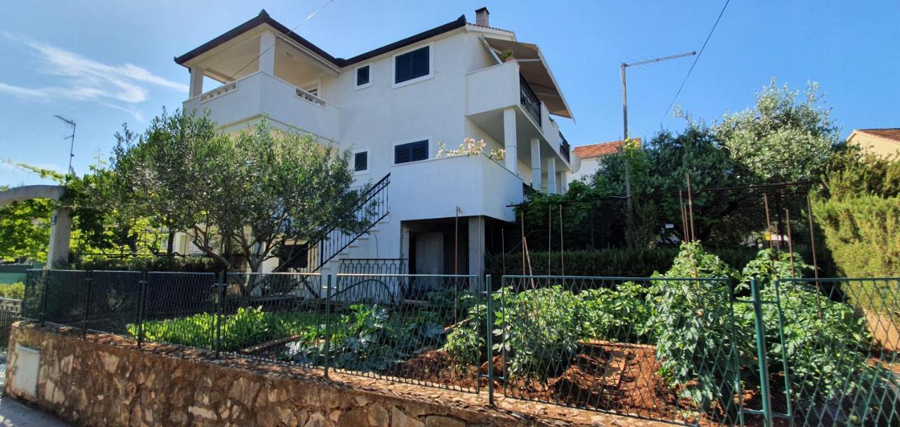Apartments Romarin Supetar Εξωτερικό φωτογραφία