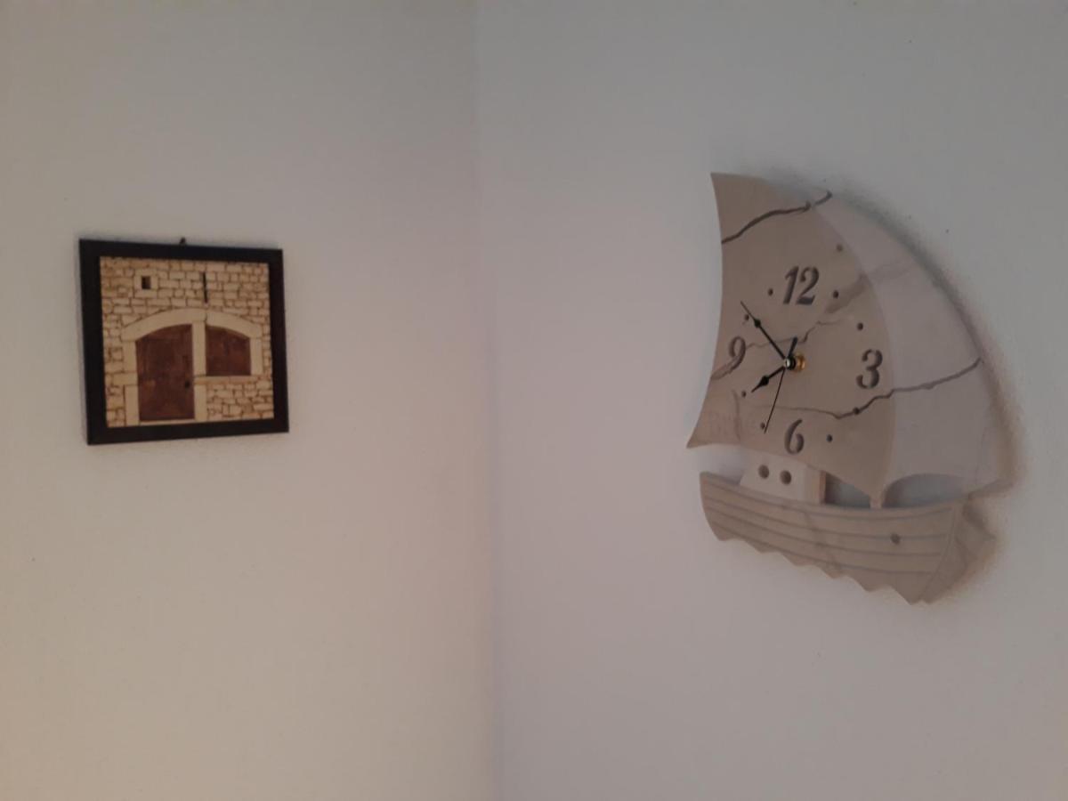 Apartments Romarin Supetar Εξωτερικό φωτογραφία