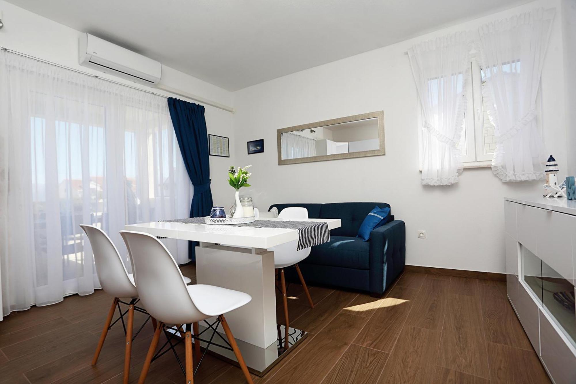 Apartments Romarin Supetar Εξωτερικό φωτογραφία