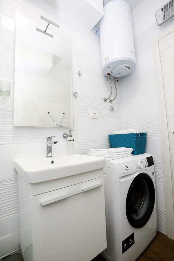 Apartments Romarin Supetar Εξωτερικό φωτογραφία