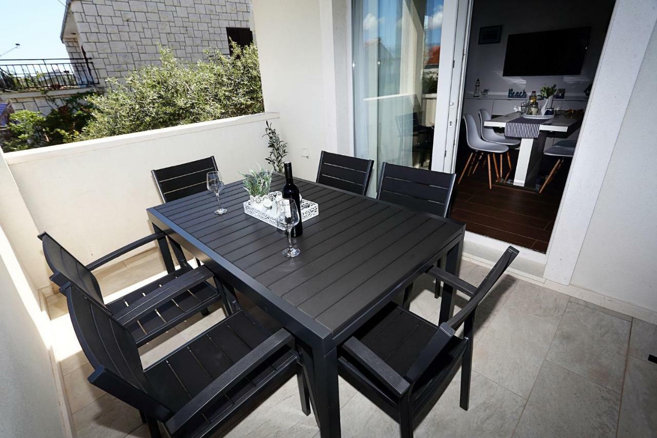 Apartments Romarin Supetar Εξωτερικό φωτογραφία