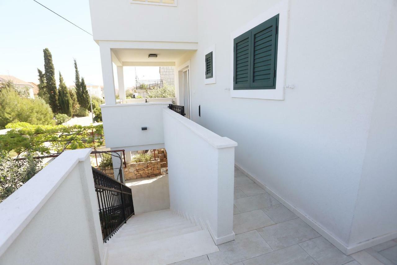 Apartments Romarin Supetar Εξωτερικό φωτογραφία