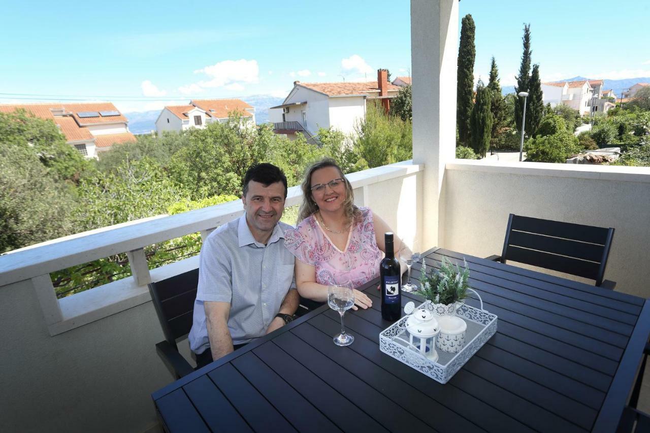 Apartments Romarin Supetar Εξωτερικό φωτογραφία