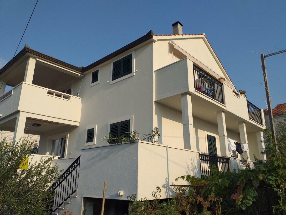 Apartments Romarin Supetar Εξωτερικό φωτογραφία