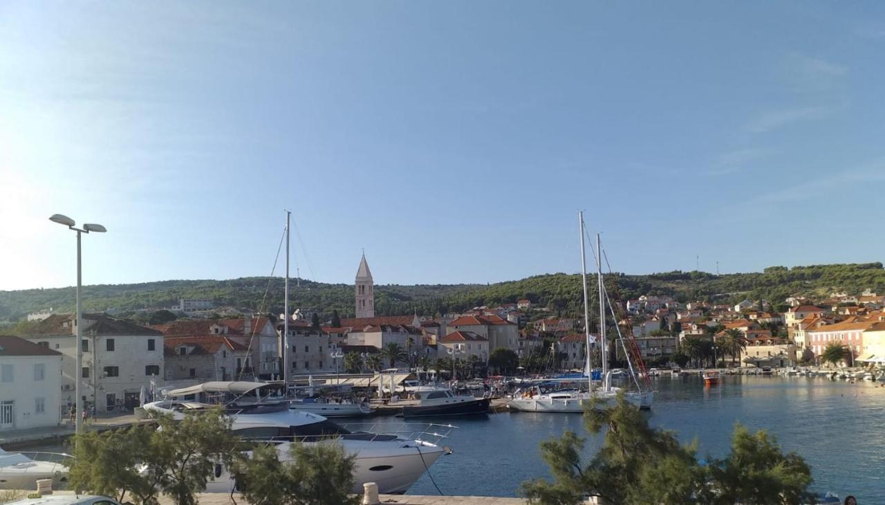 Apartments Romarin Supetar Εξωτερικό φωτογραφία